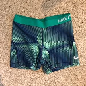 BARELY WORN Nike Pro Spandex/Compression Shorts